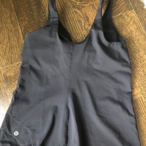 Women’s v-neck lululemon bra/top